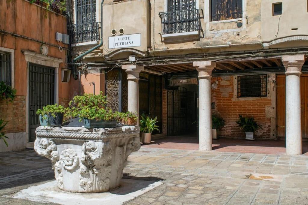 Residence Alma - Rialto Bridge Βενετία Εξωτερικό φωτογραφία